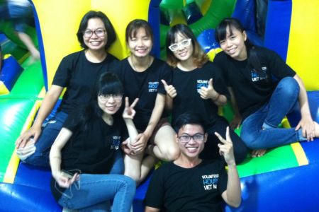 Volunteer House Vietnam tổ chức thành công “Ngày hội trẻ thơ” cho  trẻ em nghèo tại TPHCM và Bình Dương